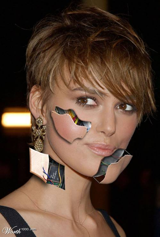 Illustration for article titled Alyson Hannigan Secretly Replaced With Robot!